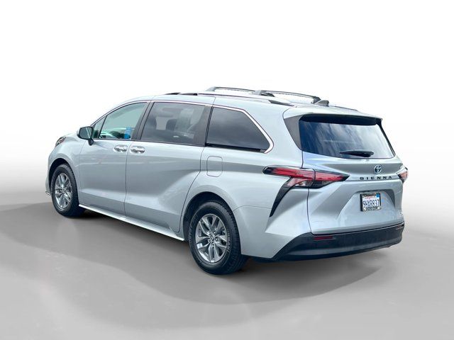 2022 Toyota Sienna XLE