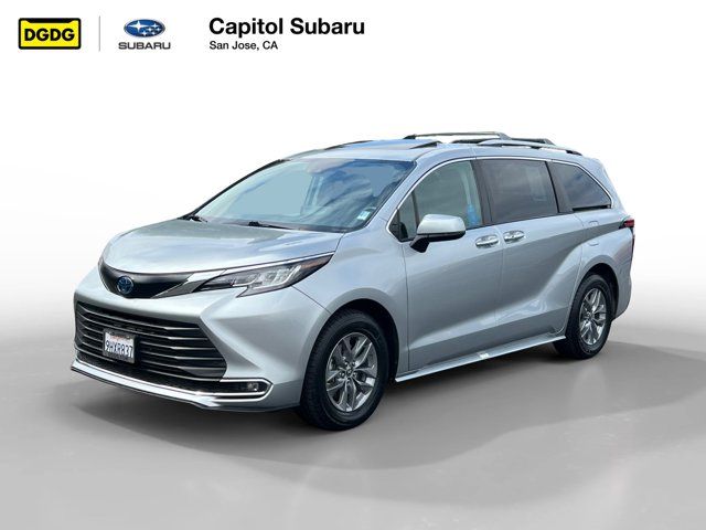 2022 Toyota Sienna XLE