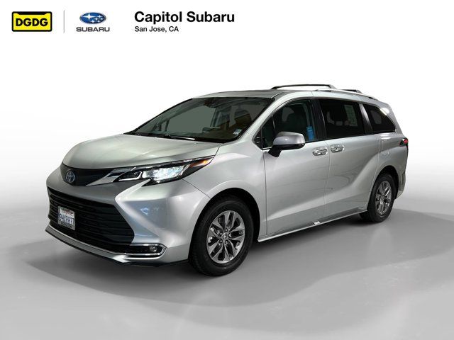 2022 Toyota Sienna XLE