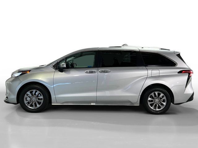 2022 Toyota Sienna XLE