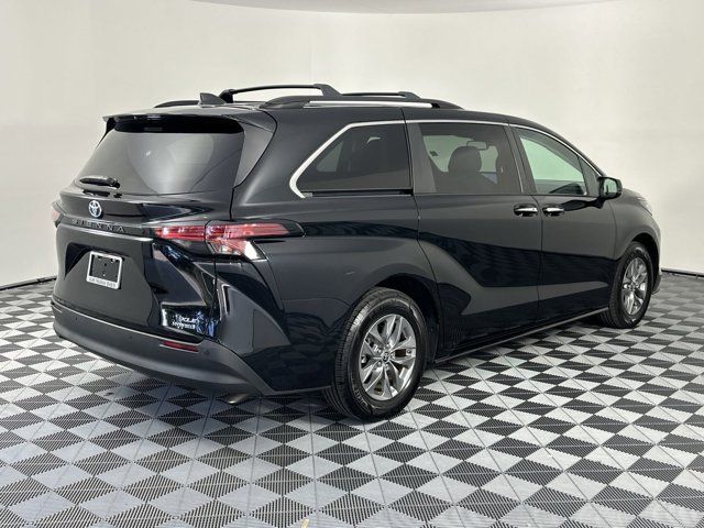 2022 Toyota Sienna XLE