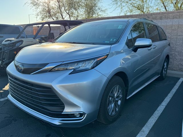 2022 Toyota Sienna XLE