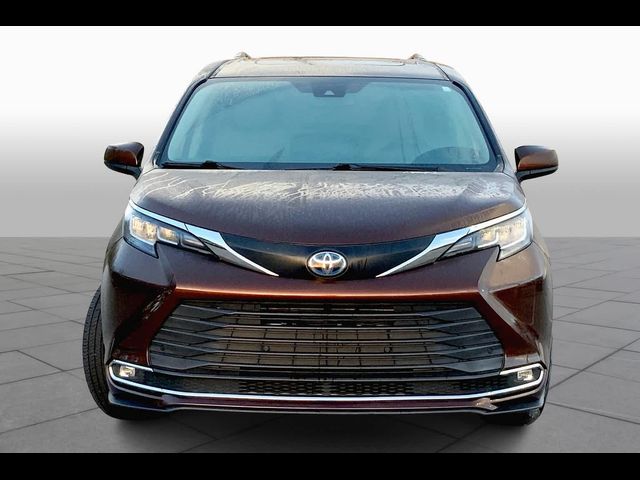 2022 Toyota Sienna XLE