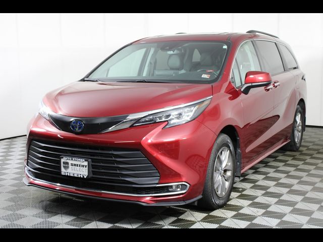 2022 Toyota Sienna XLE