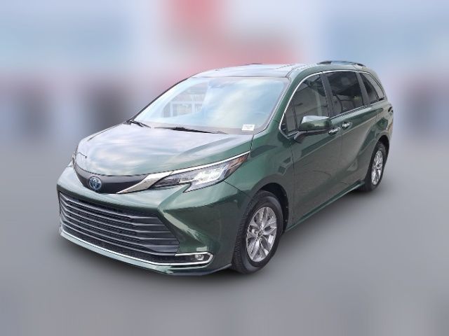 2022 Toyota Sienna XLE