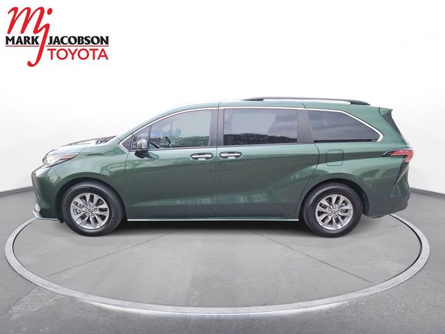 2022 Toyota Sienna XLE