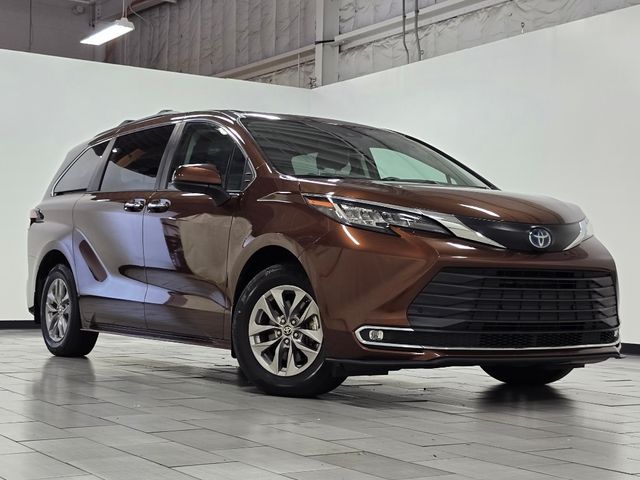 2022 Toyota Sienna XLE