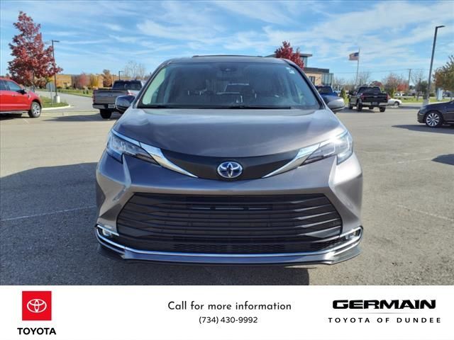 2022 Toyota Sienna XLE