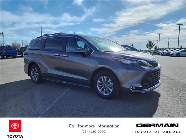 2022 Toyota Sienna XLE