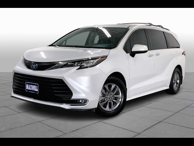 2022 Toyota Sienna XLE