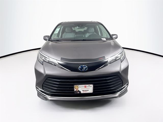 2022 Toyota Sienna XLE