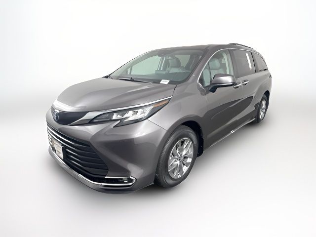 2022 Toyota Sienna XLE