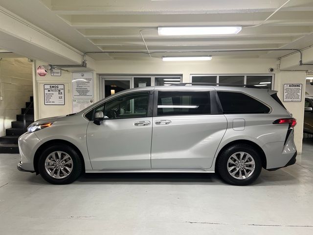 2022 Toyota Sienna XLE