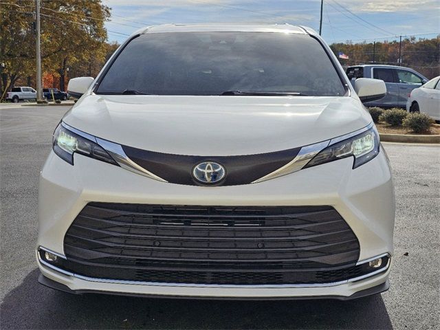 2022 Toyota Sienna XLE