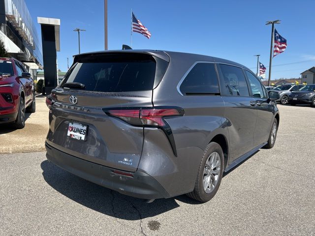 2022 Toyota Sienna XLE