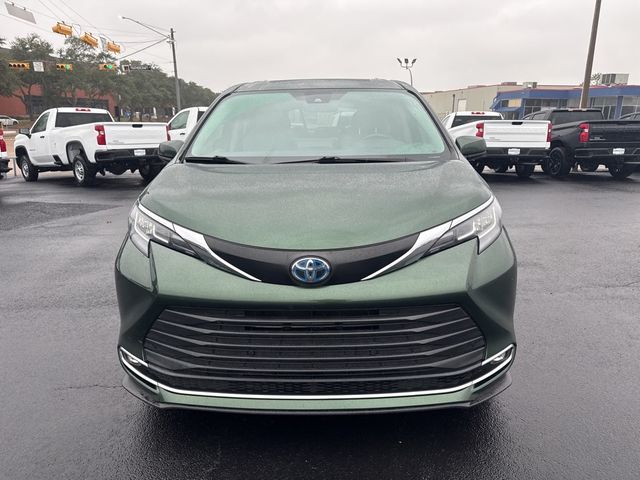 2022 Toyota Sienna XLE