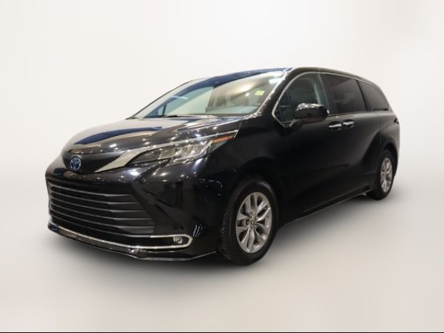 2022 Toyota Sienna XLE