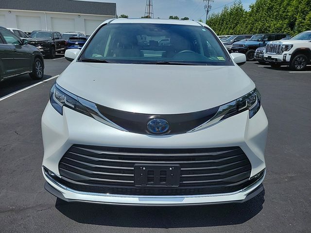 2022 Toyota Sienna XLE