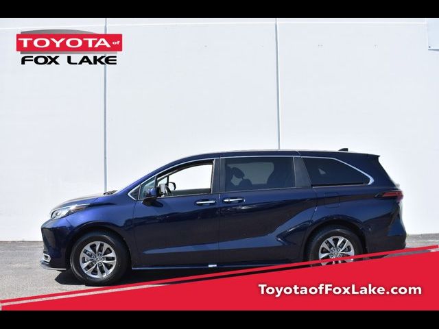 2022 Toyota Sienna XLE