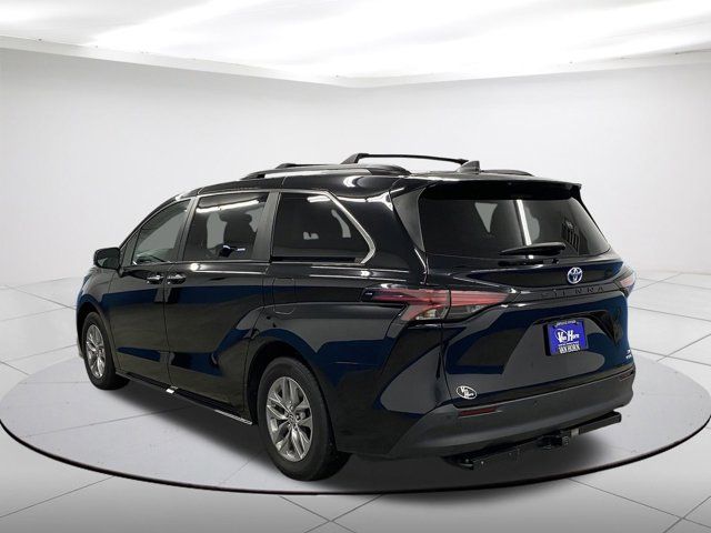 2022 Toyota Sienna XLE