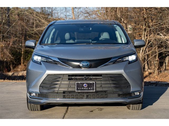 2022 Toyota Sienna XLE