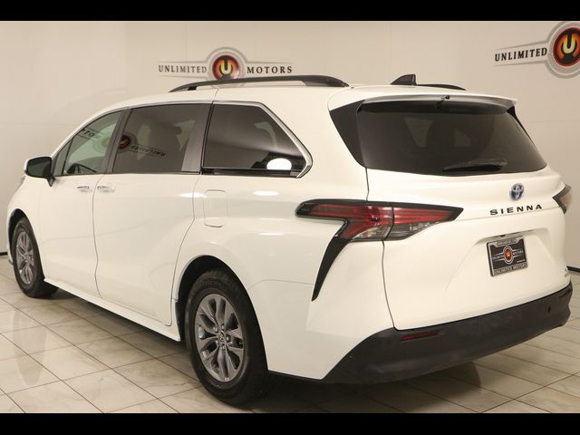 2022 Toyota Sienna XLE