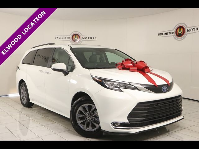 2022 Toyota Sienna XLE