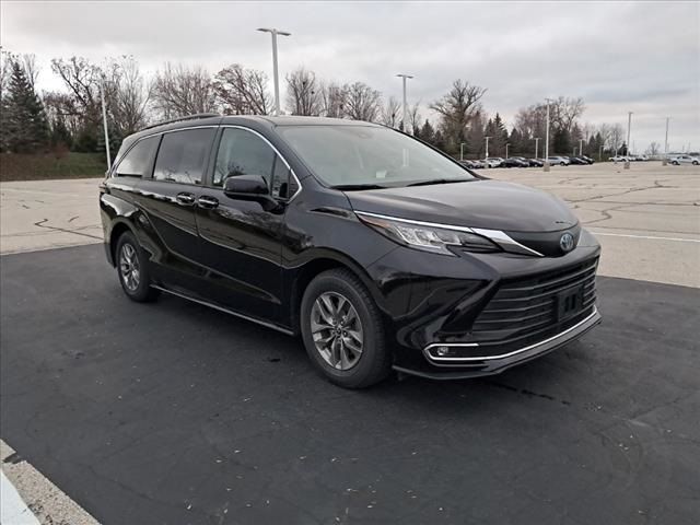 2022 Toyota Sienna XLE