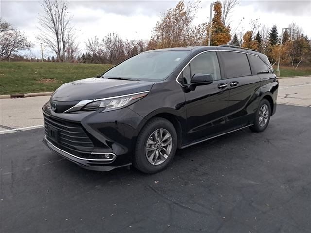 2022 Toyota Sienna XLE