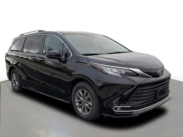 2022 Toyota Sienna XLE