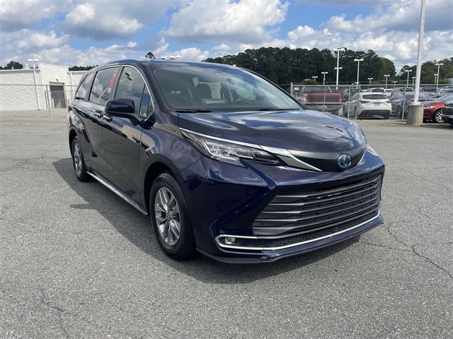 2022 Toyota Sienna XLE