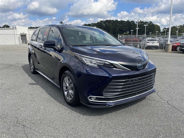 2022 Toyota Sienna XLE