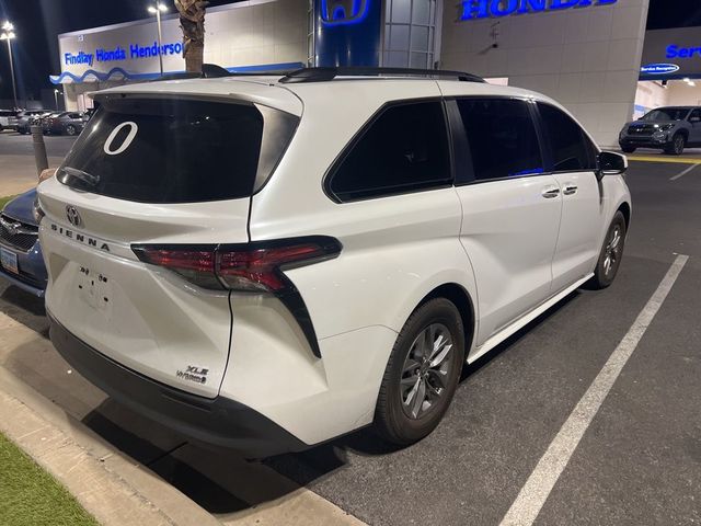 2022 Toyota Sienna XLE