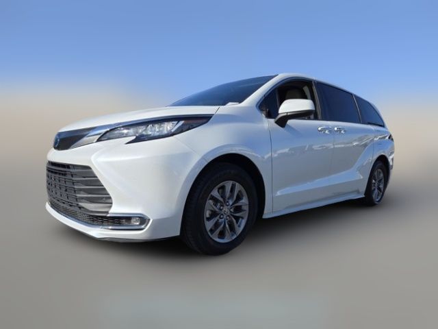 2022 Toyota Sienna XLE