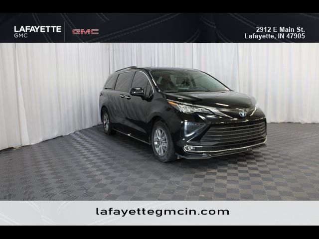 2022 Toyota Sienna XLE