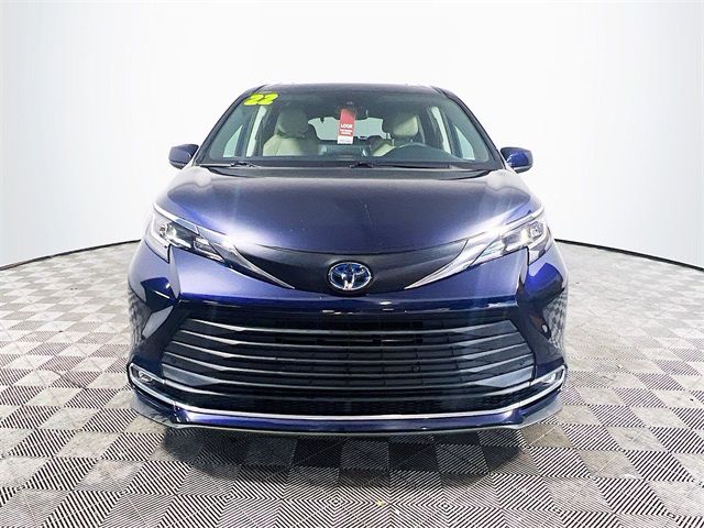 2022 Toyota Sienna XLE