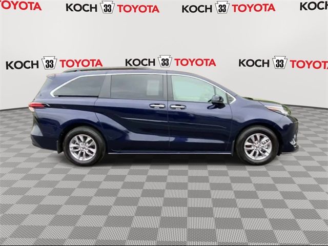 2022 Toyota Sienna XLE