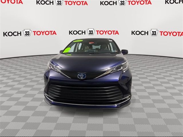 2022 Toyota Sienna XLE