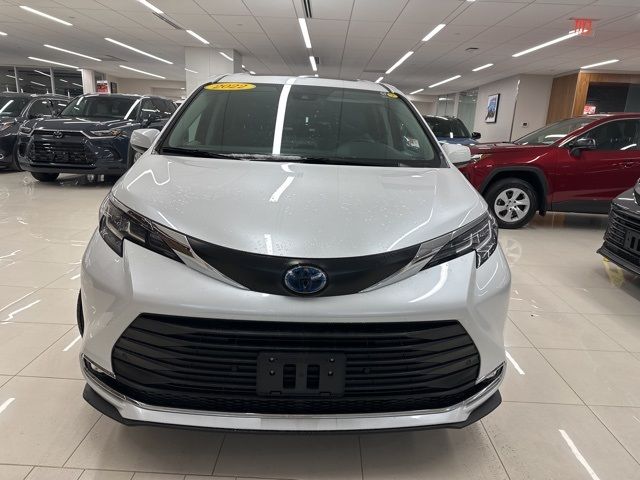 2022 Toyota Sienna XLE