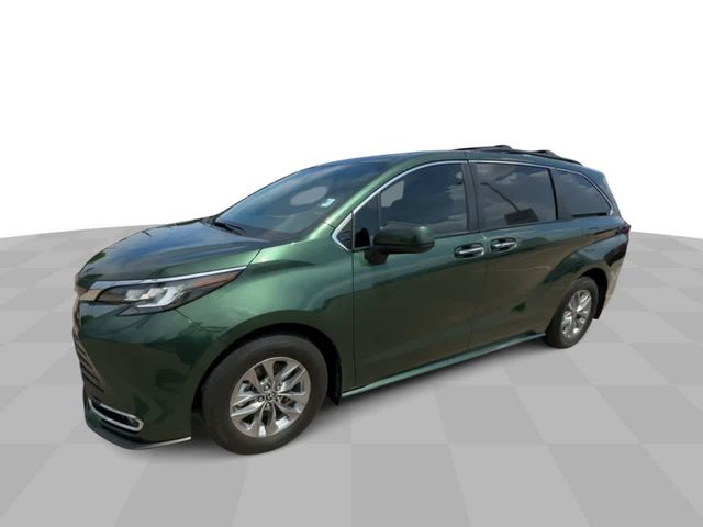 2022 Toyota Sienna XLE