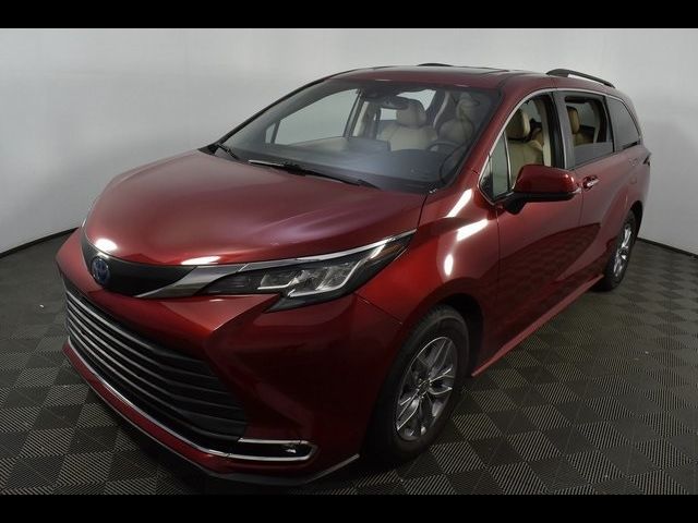 2022 Toyota Sienna XLE