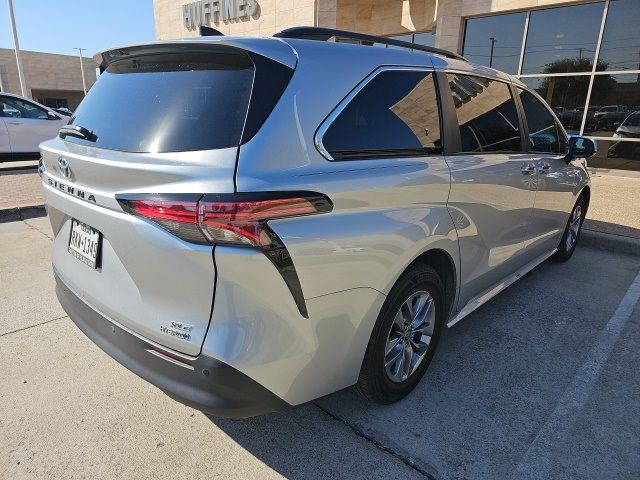 2022 Toyota Sienna XLE