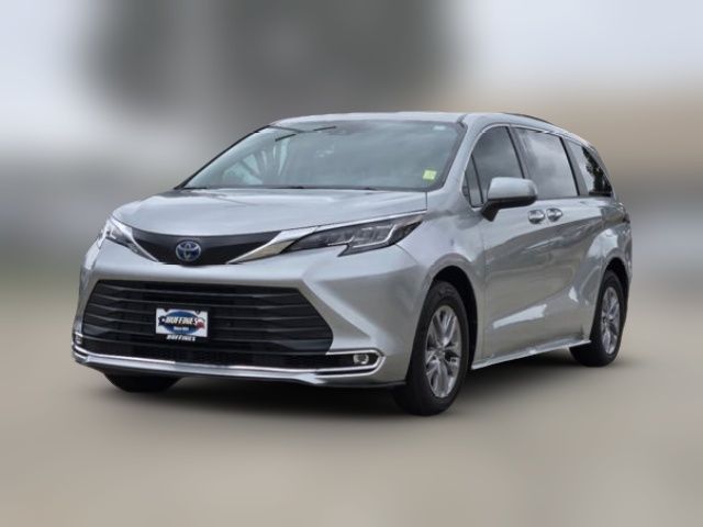 2022 Toyota Sienna XLE