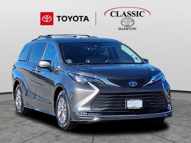 2022 Toyota Sienna XLE