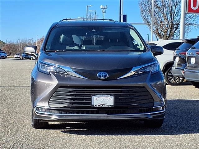 2022 Toyota Sienna XLE