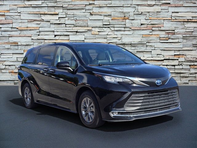 2022 Toyota Sienna XLE