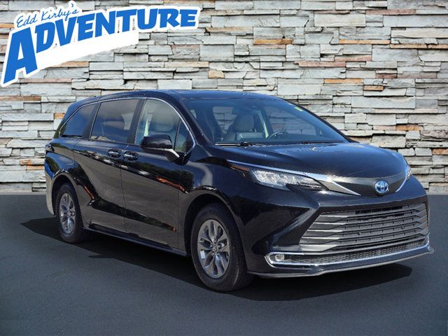 2022 Toyota Sienna XLE