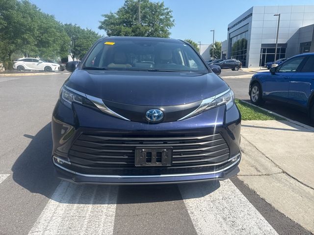 2022 Toyota Sienna XLE