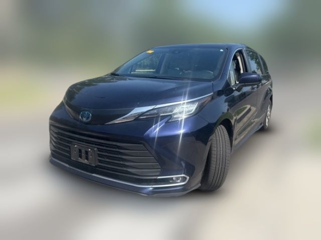2022 Toyota Sienna XLE