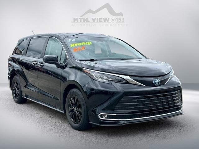 2022 Toyota Sienna XLE